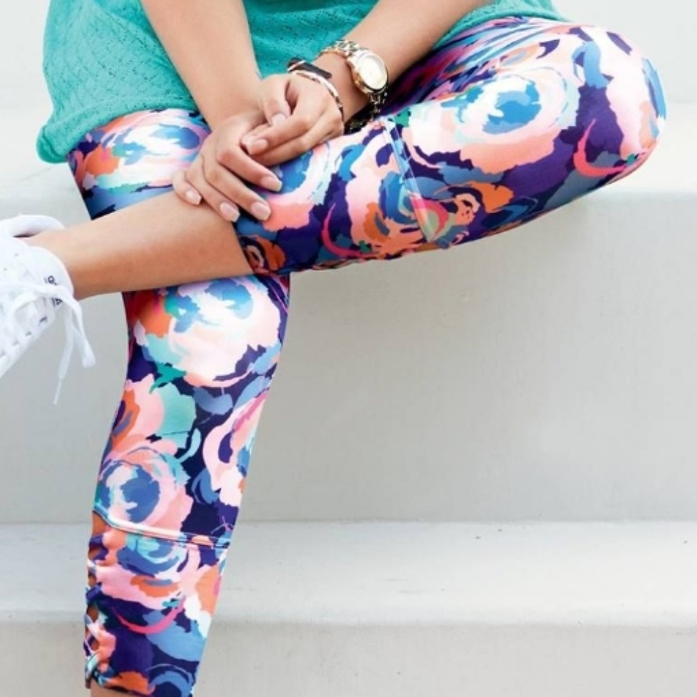 htf ruby ribbon smudge floral criss cross capri